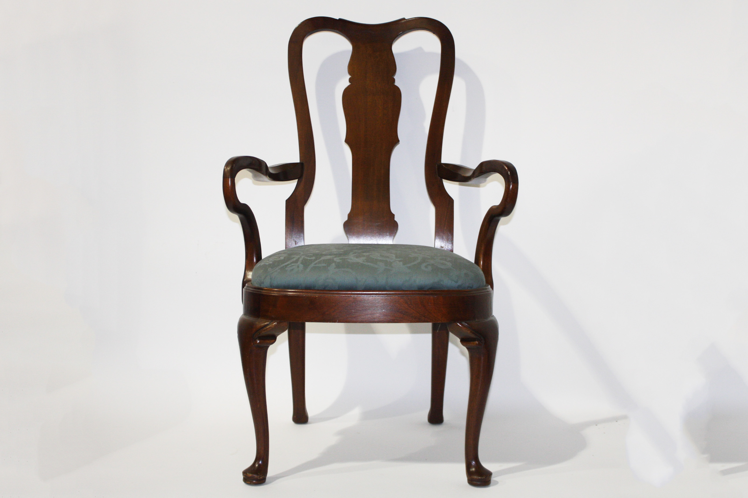 A Queen Anne style mahogany dining chair