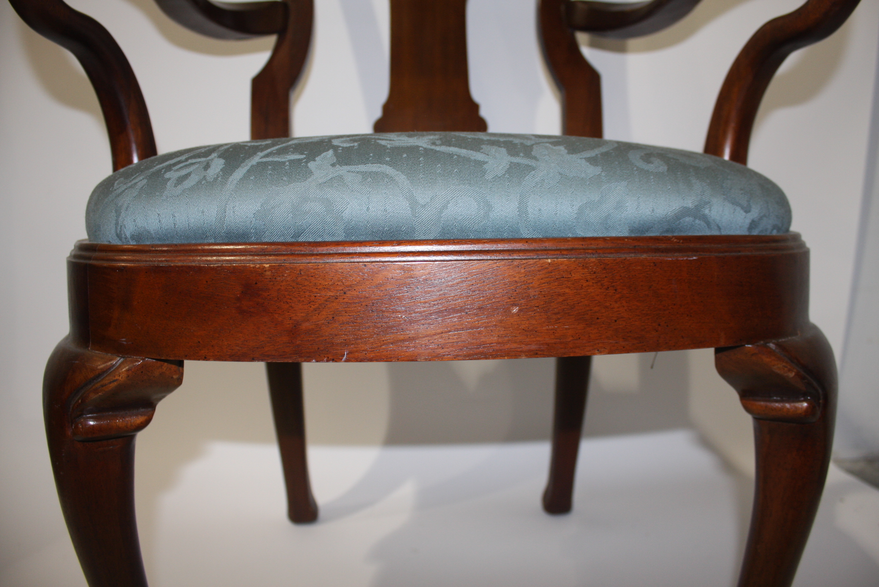 A Queen Anne style mahogany dining chair