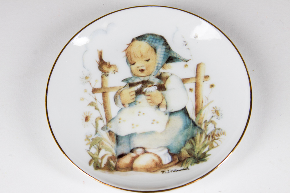 Reutter Hummel "He Loves Me" Porcelain Child's Tea Set