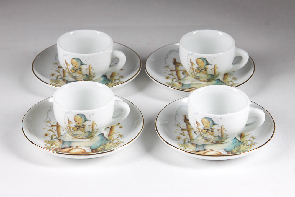Reutter Hummel "He Loves Me" Porcelain Child's Tea Set