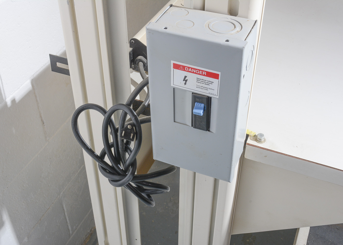 Isles Industrial Metal Workbench