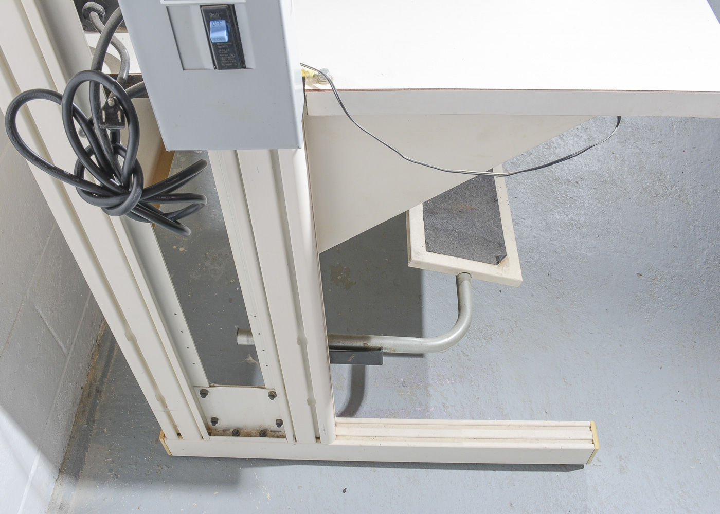 Isles Industrial Metal Workbench