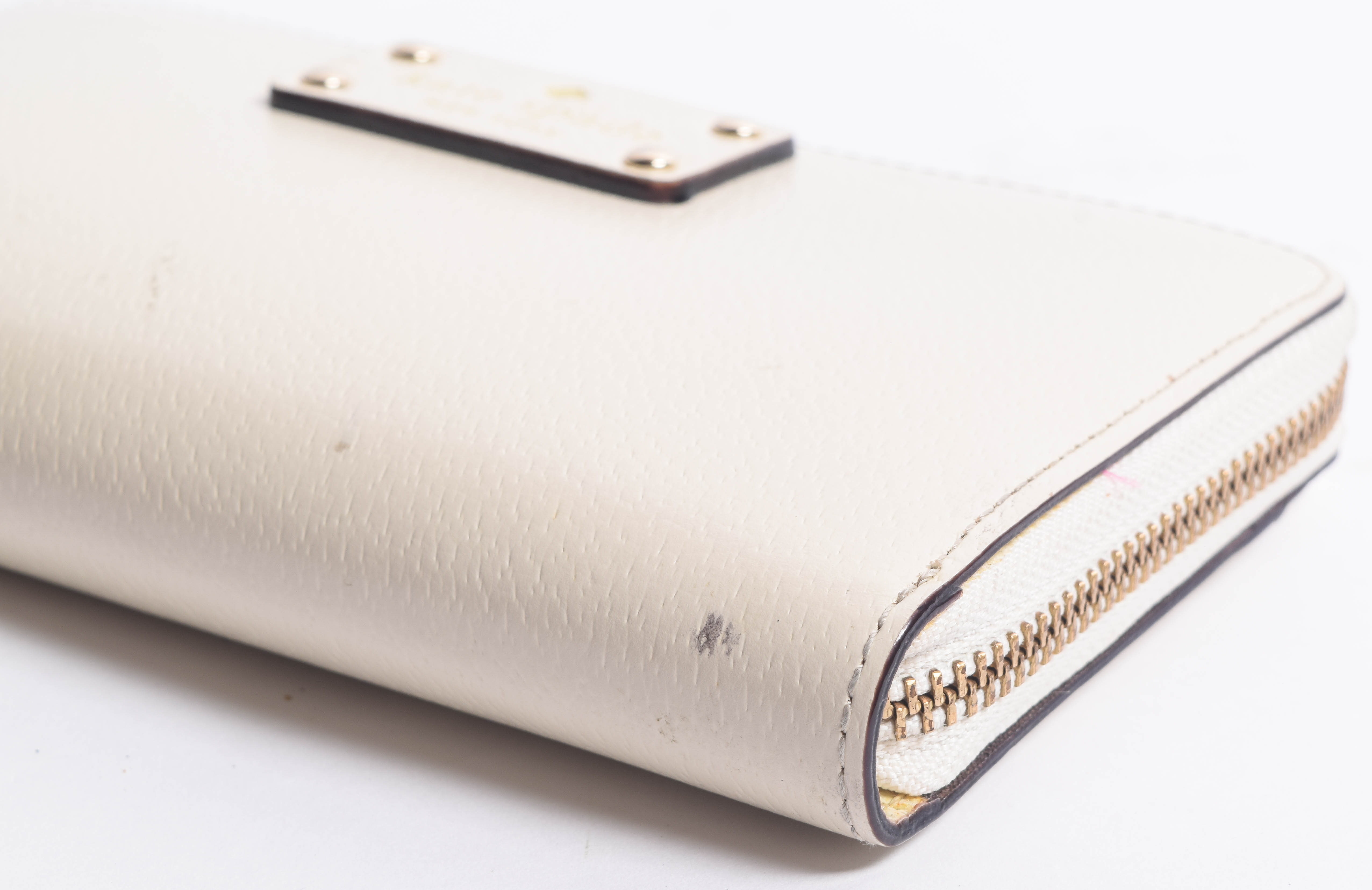 Kate Spade New York Cream Leather Zip Around Clutch Wallet