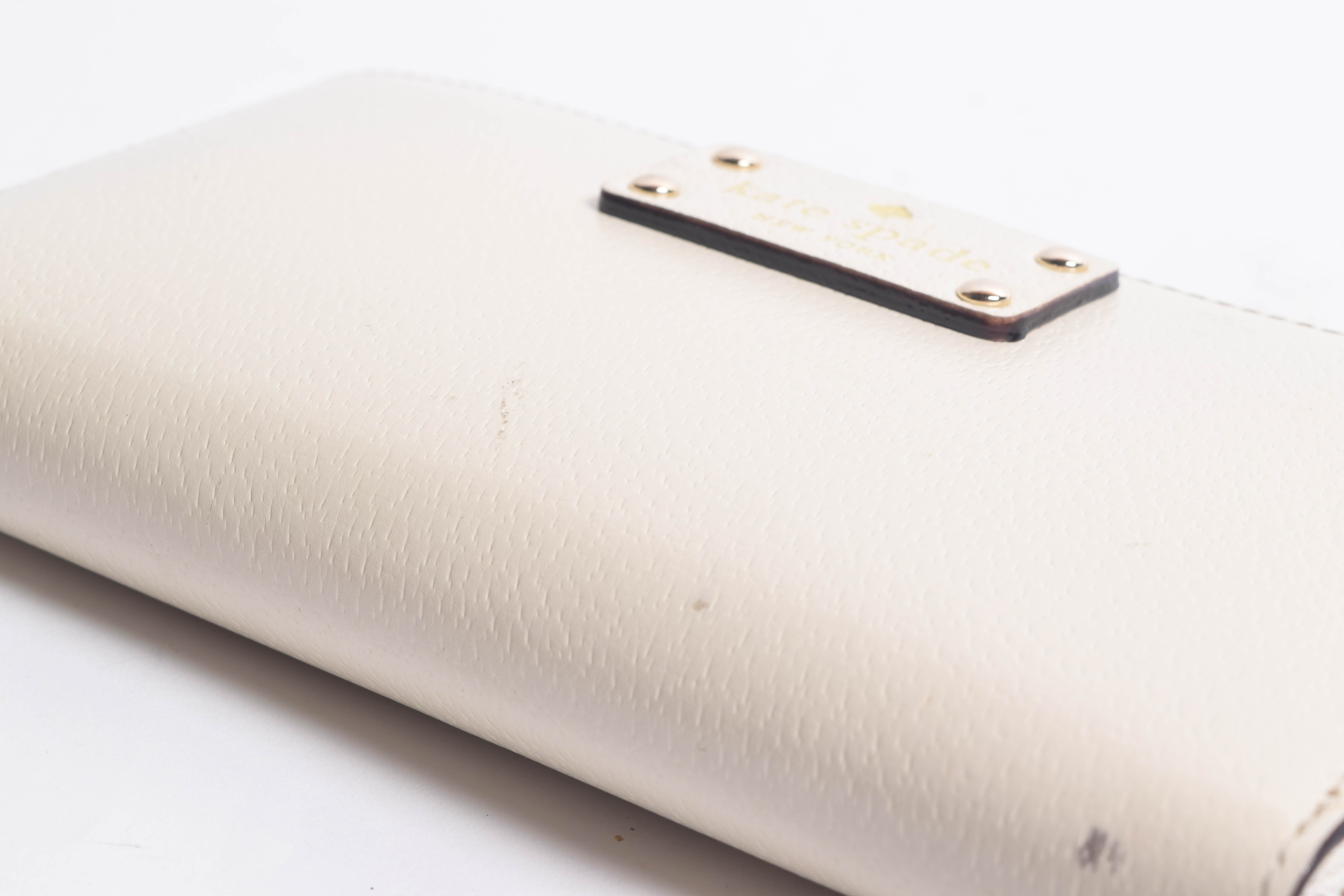 Kate Spade New York Cream Leather Zip Around Clutch Wallet