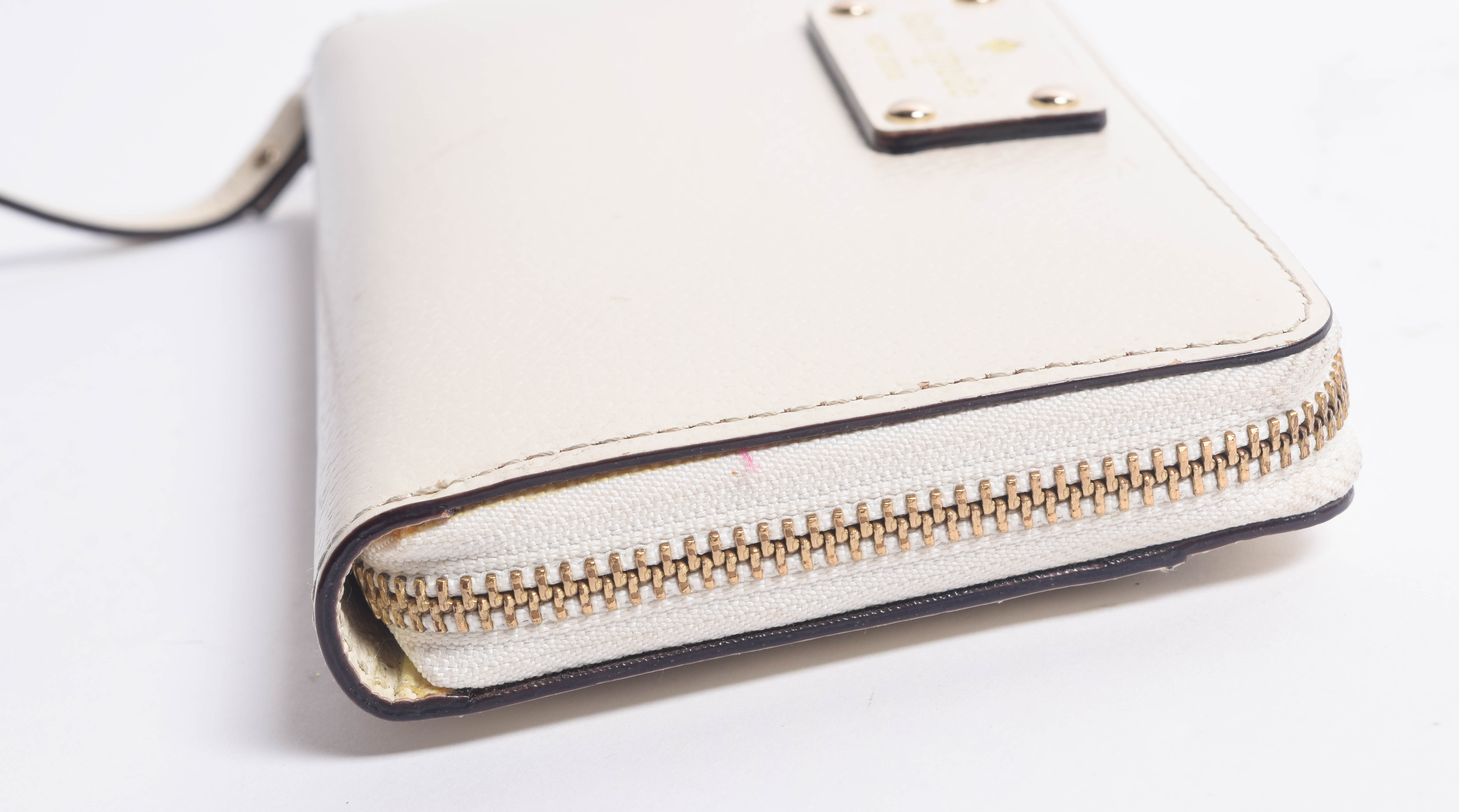 Kate Spade New York Cream Leather Zip Around Clutch Wallet