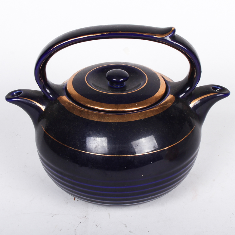 Pair of Vintage Teapots Featuring Twinspout