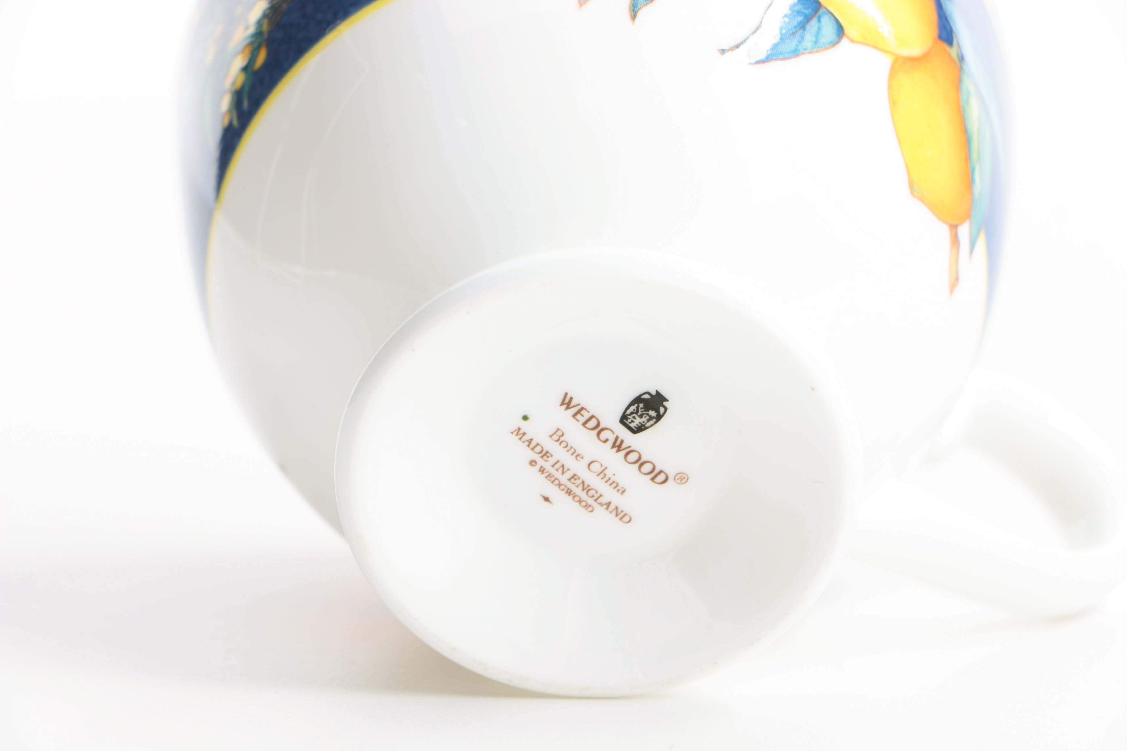 Wedgwood "Citrons" Bone China Service Circa 1993