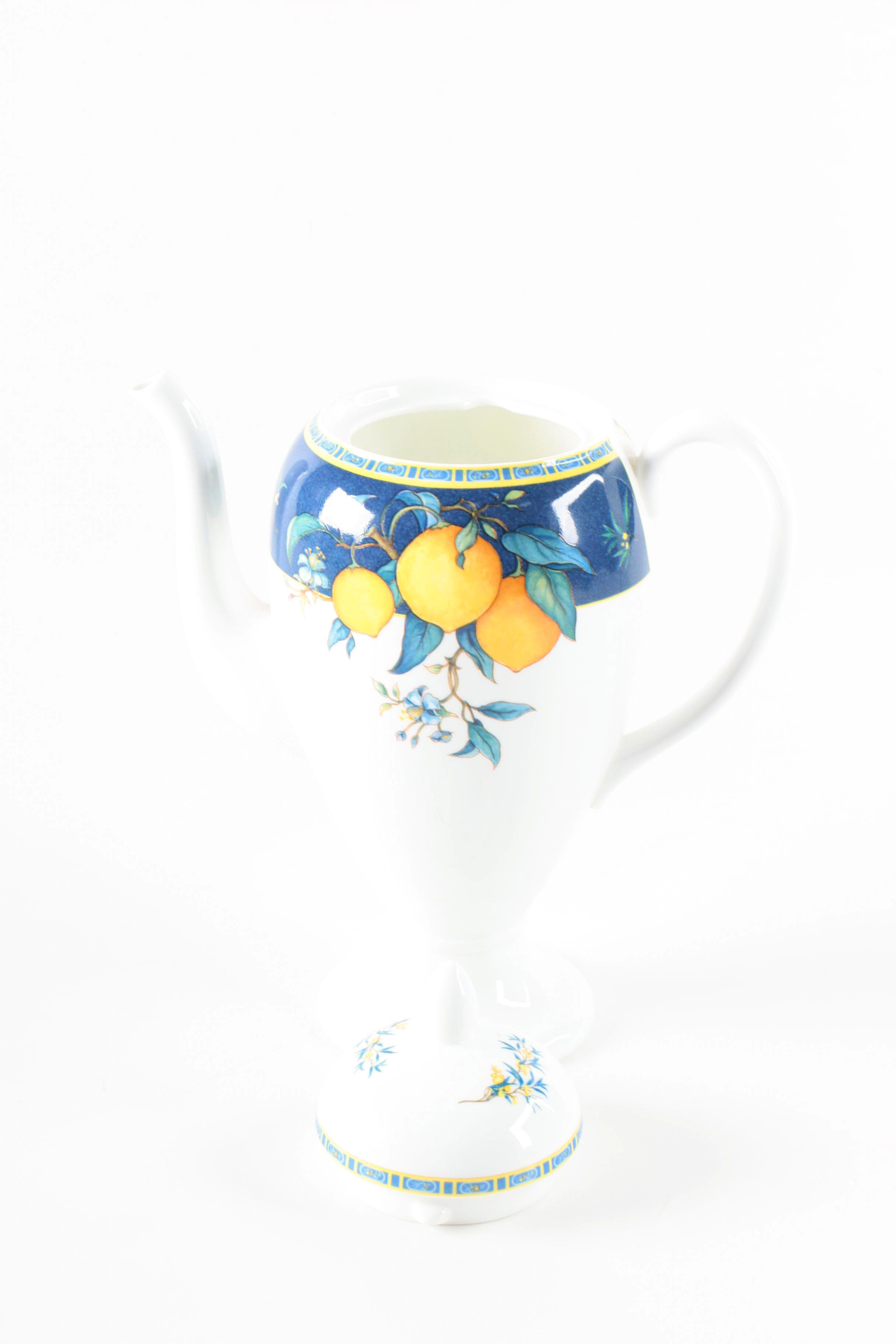 Wedgwood "Citrons" Bone China Service Circa 1993