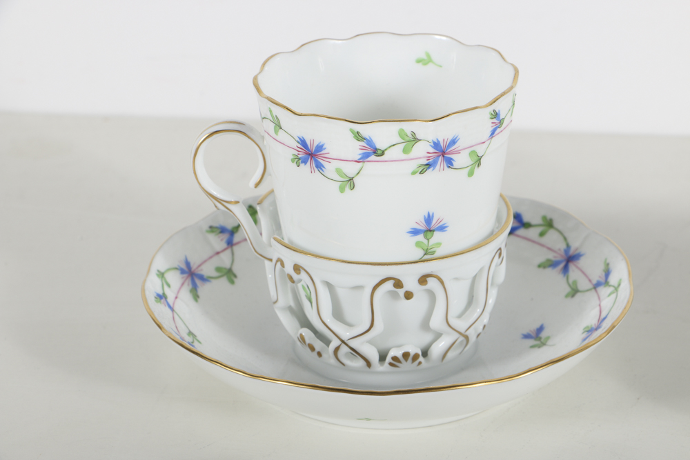 Herend "Blue Garland" Tea Pot, Cups and Saucers