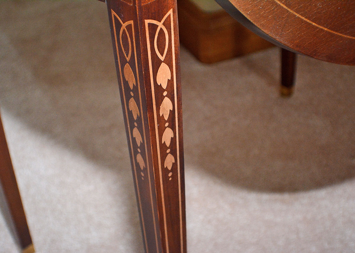 Hepplewhite Style "American Masterpiece Collection" Pembroke Table by Hickory