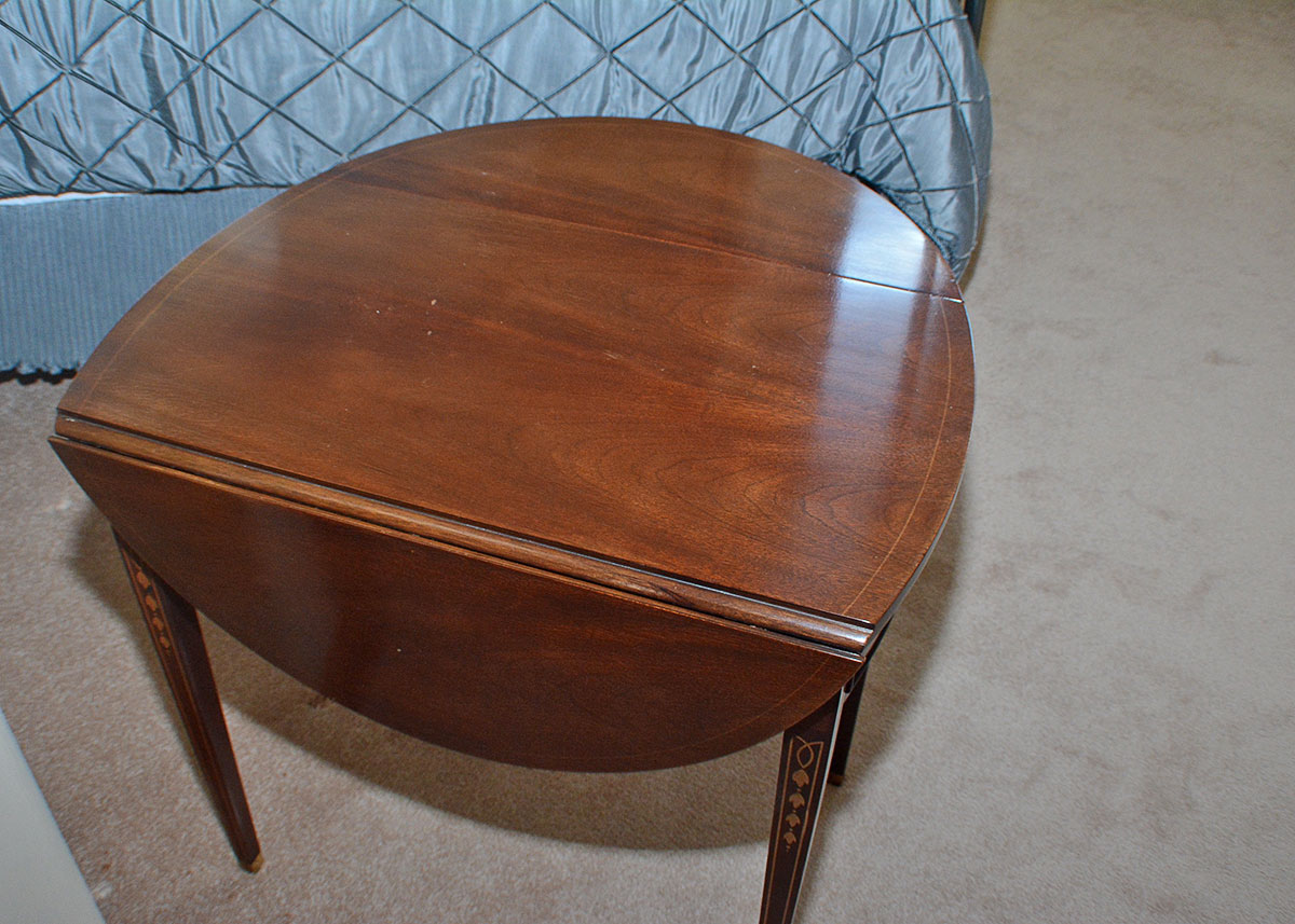 Hepplewhite Style "American Masterpiece Collection" Pembroke Table by Hickory