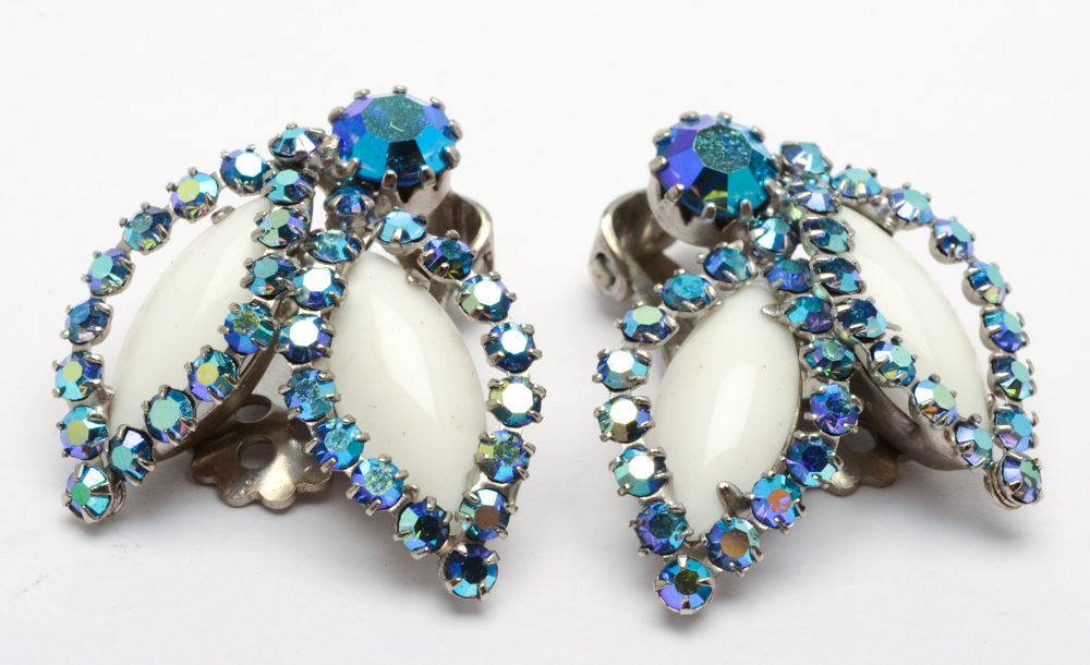 Weiss Aurora Borealis Rhinestone Demi-Parure Costume Jewelry Set