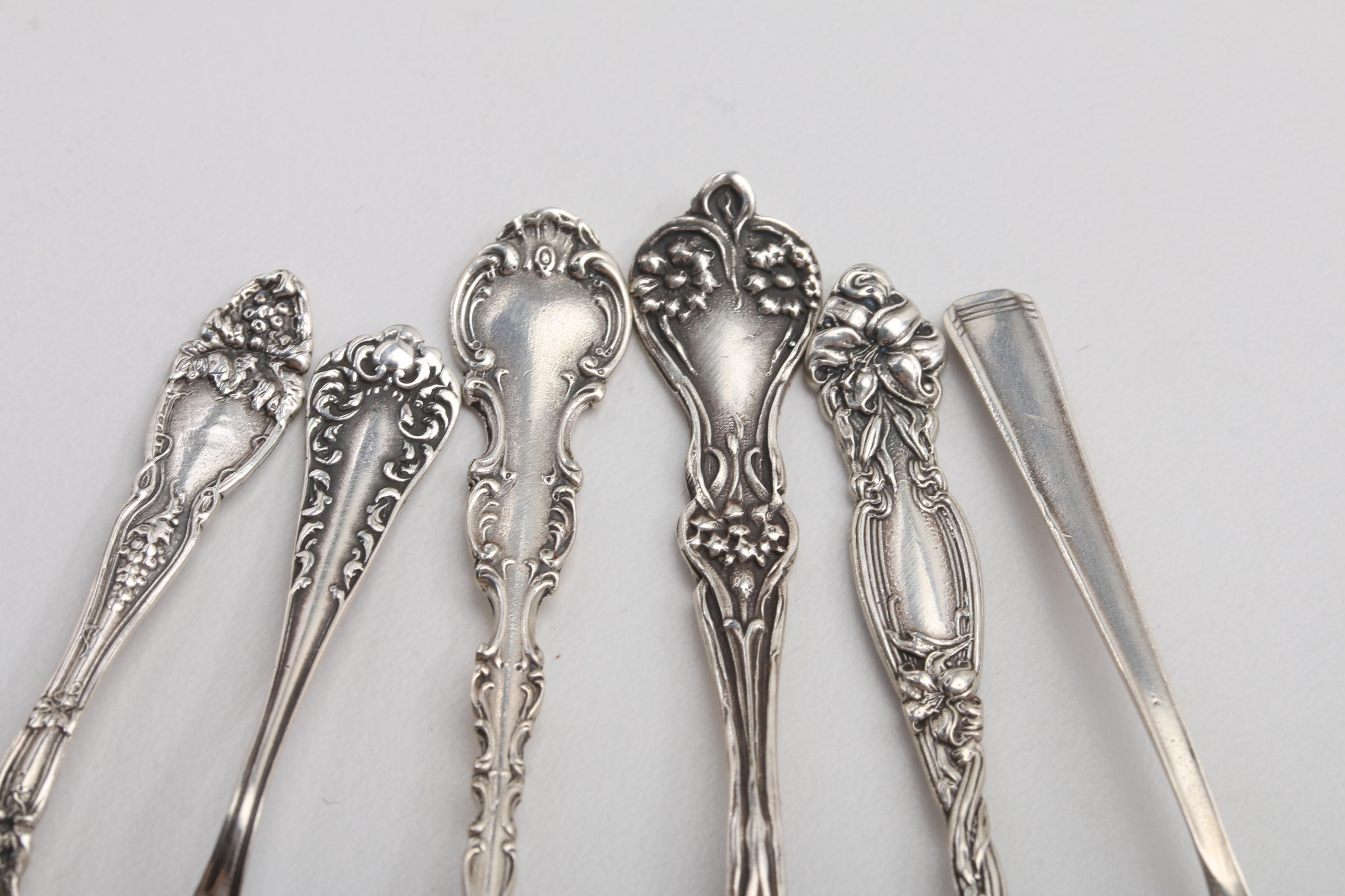 Fifteen Sterling Silver Salt Spoons in Various Patterns