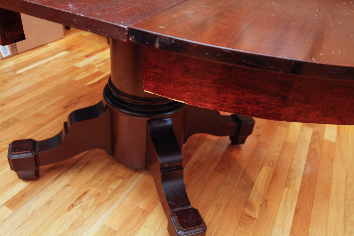 Vintage Single-Pedestal Mahogany Dining Table
