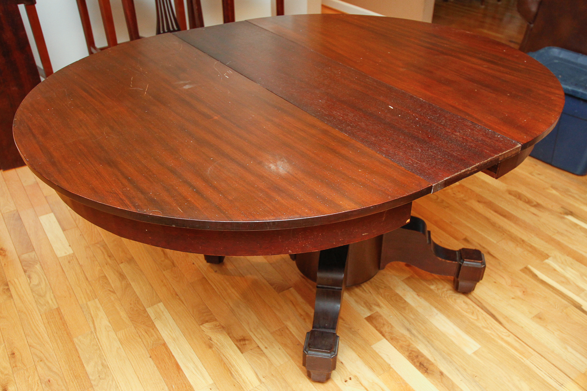 Vintage Single-Pedestal Mahogany Dining Table