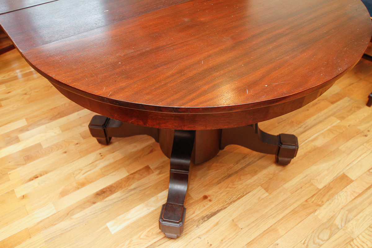 Vintage Single-Pedestal Mahogany Dining Table