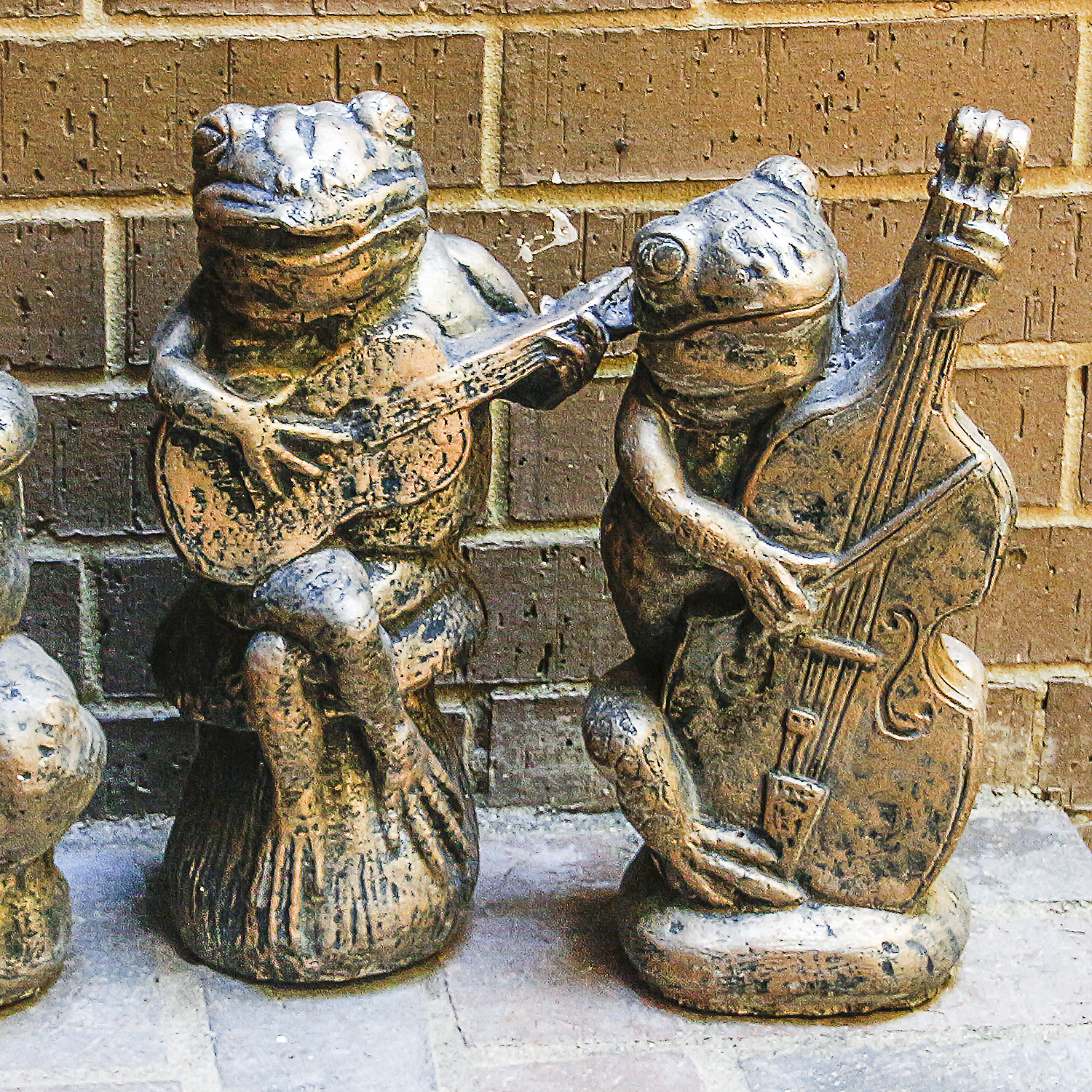 Plaster Frog Band Garden Décor