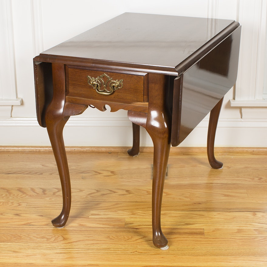 Bassett Queen Anne Style Drop Leaf Cherry Side Table