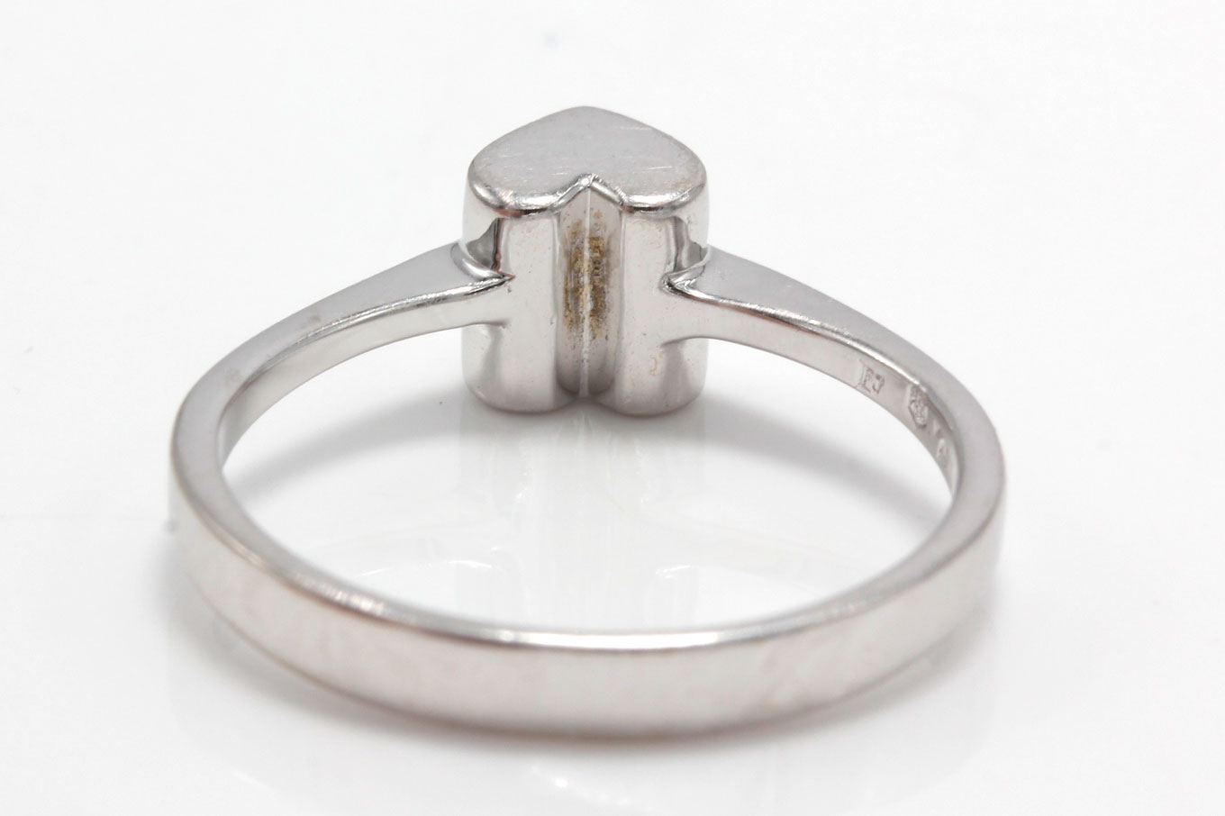 18K White Gold Diamond Heart Ring