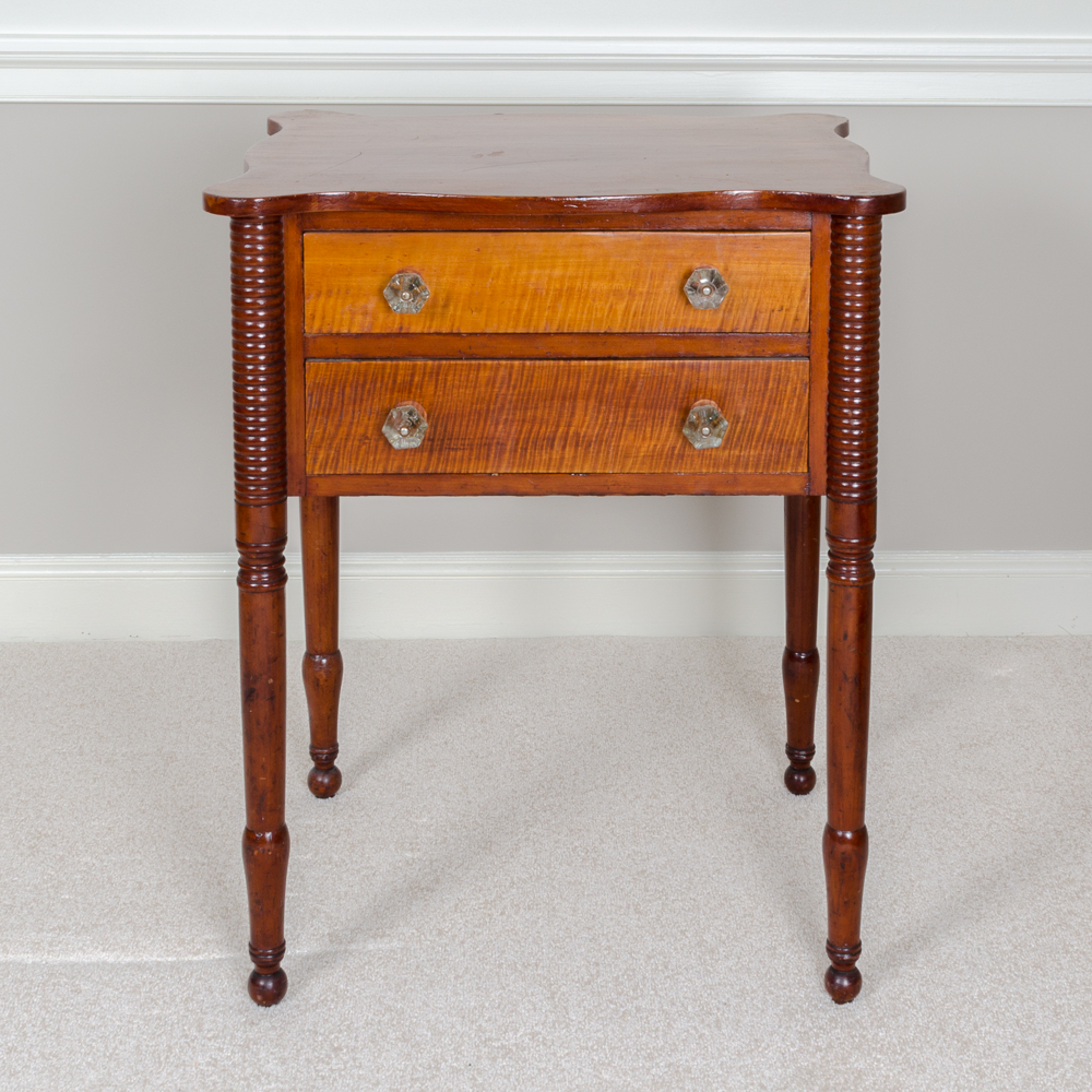 Vintage Colonial Style Tiger Oak Accent Table