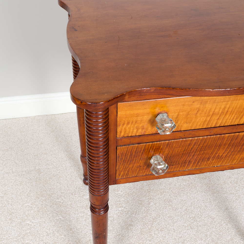 Vintage Colonial Style Tiger Oak Accent Table