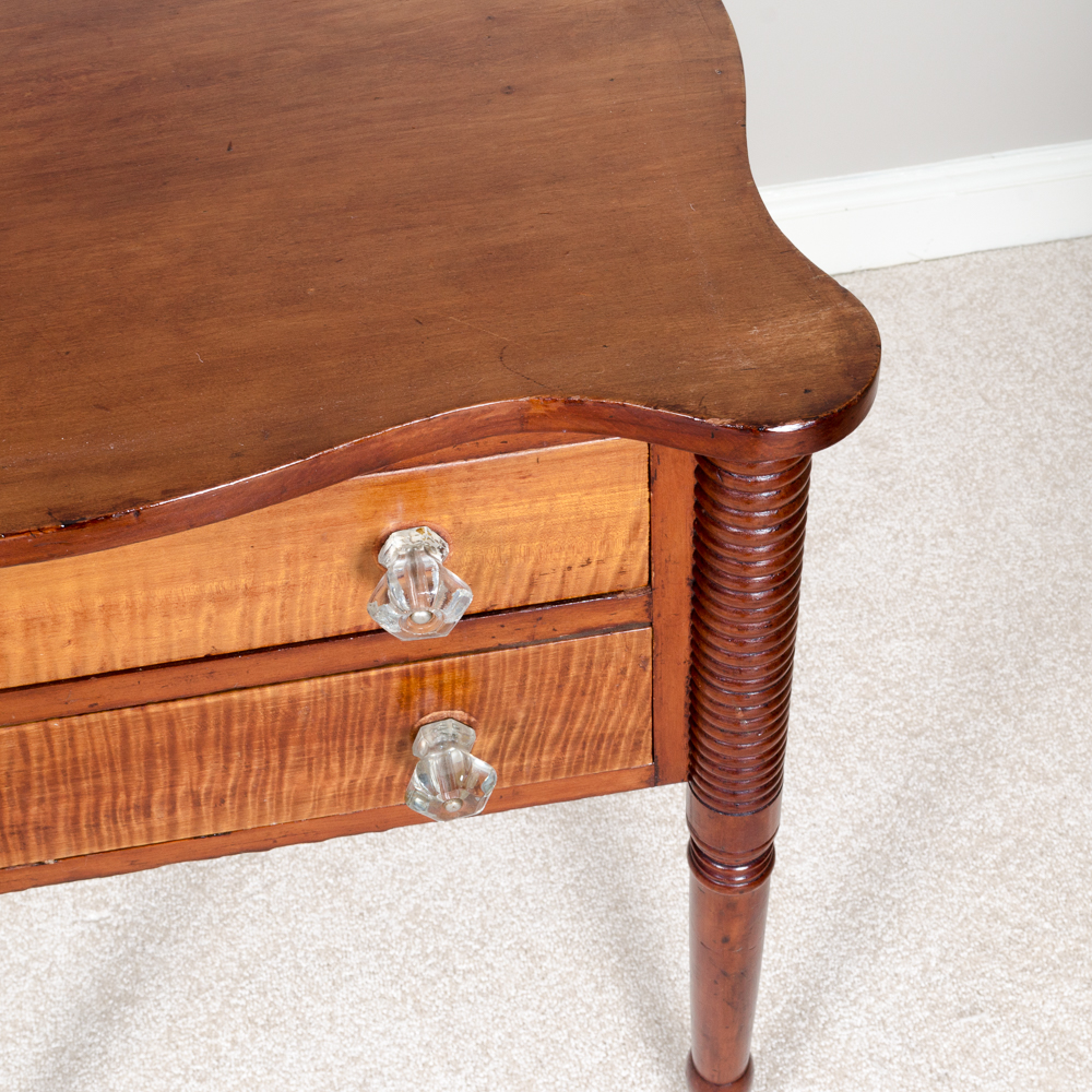 Vintage Colonial Style Tiger Oak Accent Table