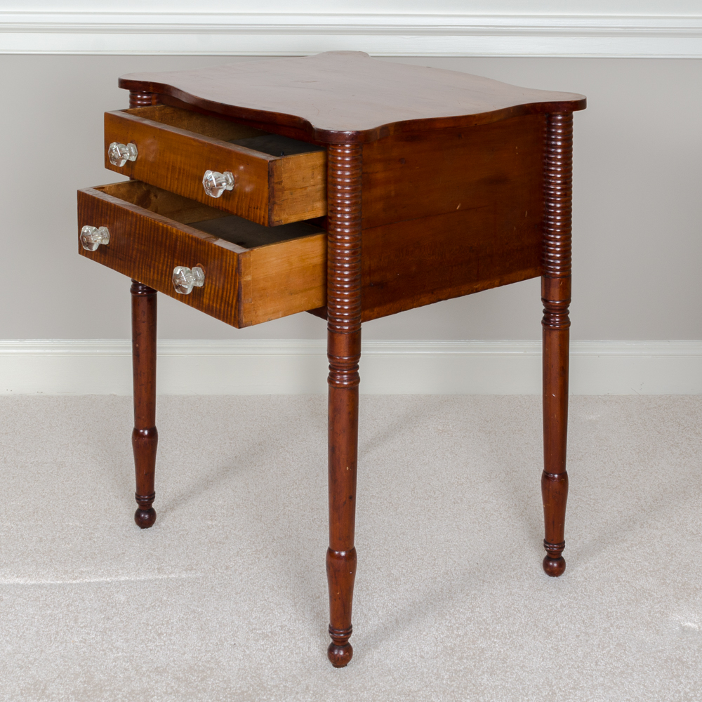 Vintage Colonial Style Tiger Oak Accent Table
