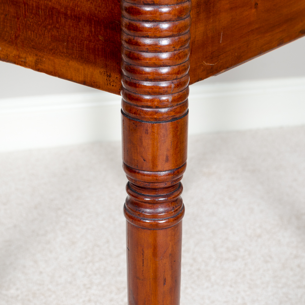 Vintage Colonial Style Tiger Oak Accent Table