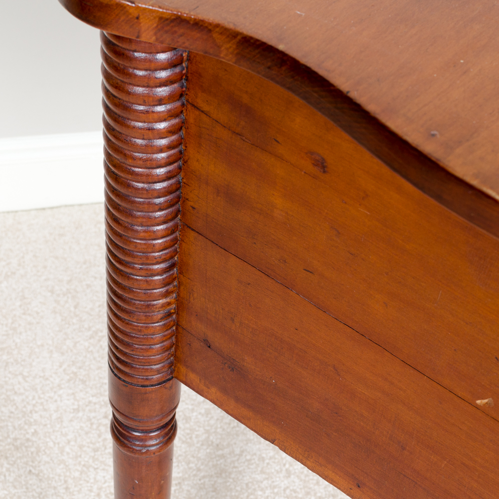 Vintage Colonial Style Tiger Oak Accent Table