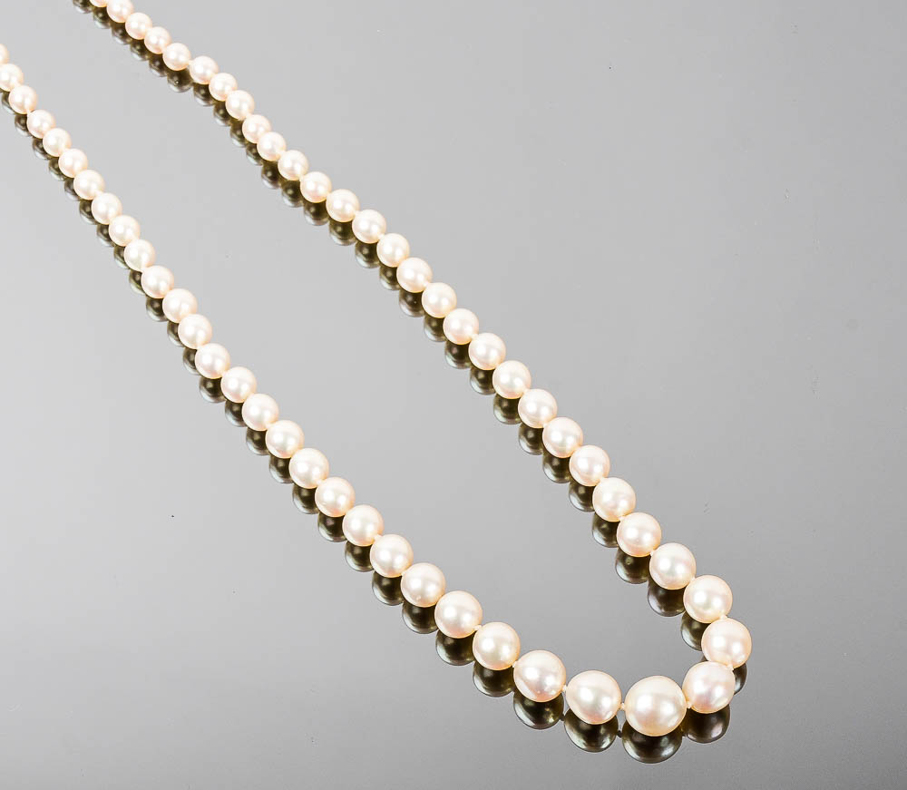 Vintage Graduated Freshwater Pearl Necklace with Sterling Silver Clasp