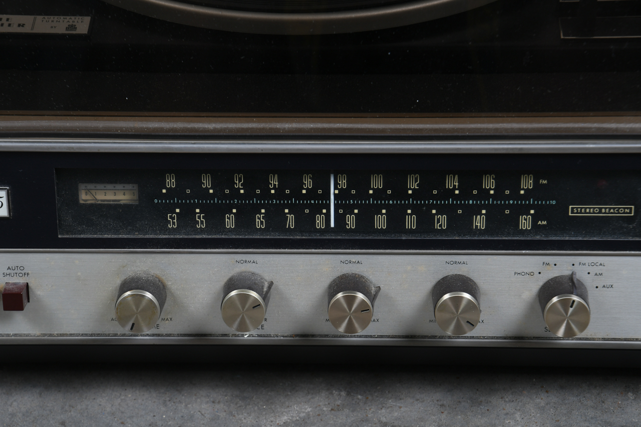 Fisher Turntable and Speakers