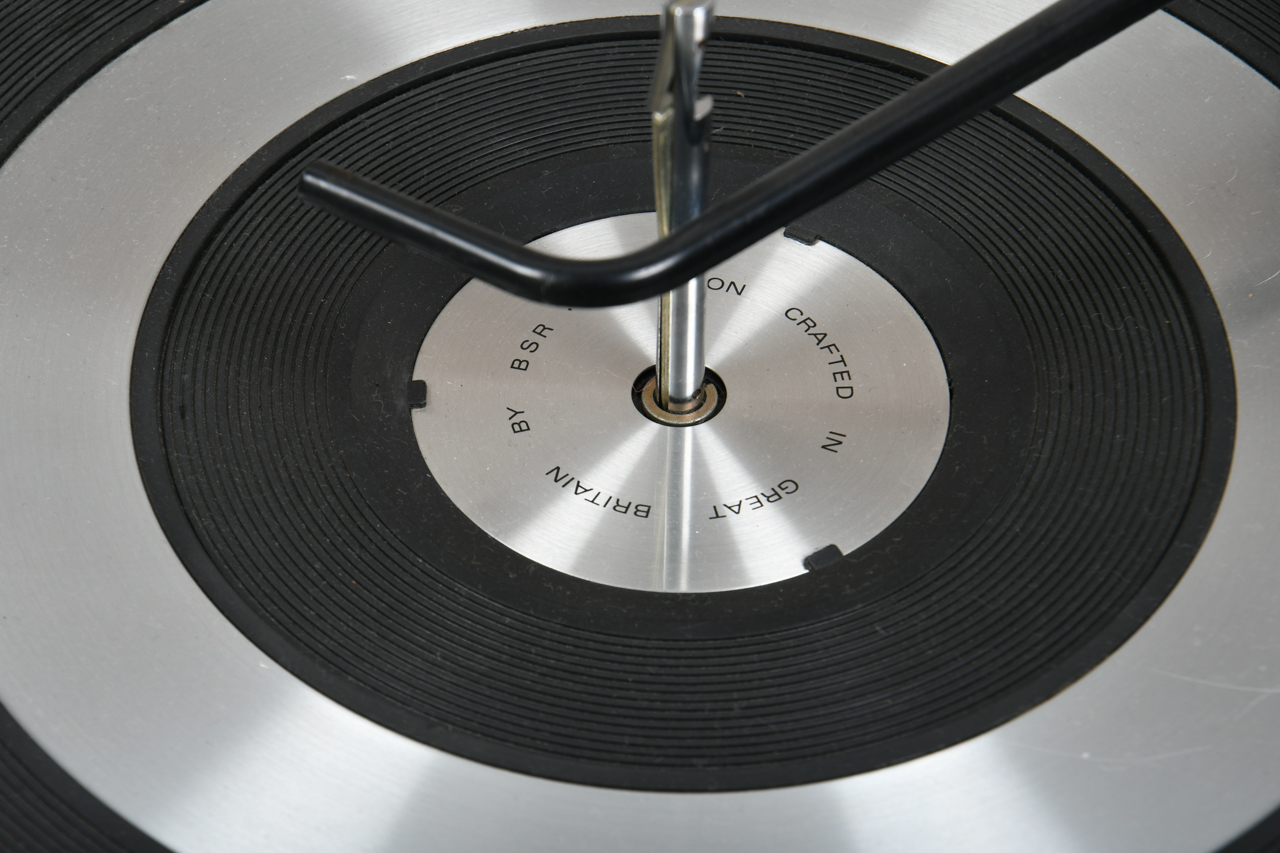 Fisher Turntable and Speakers