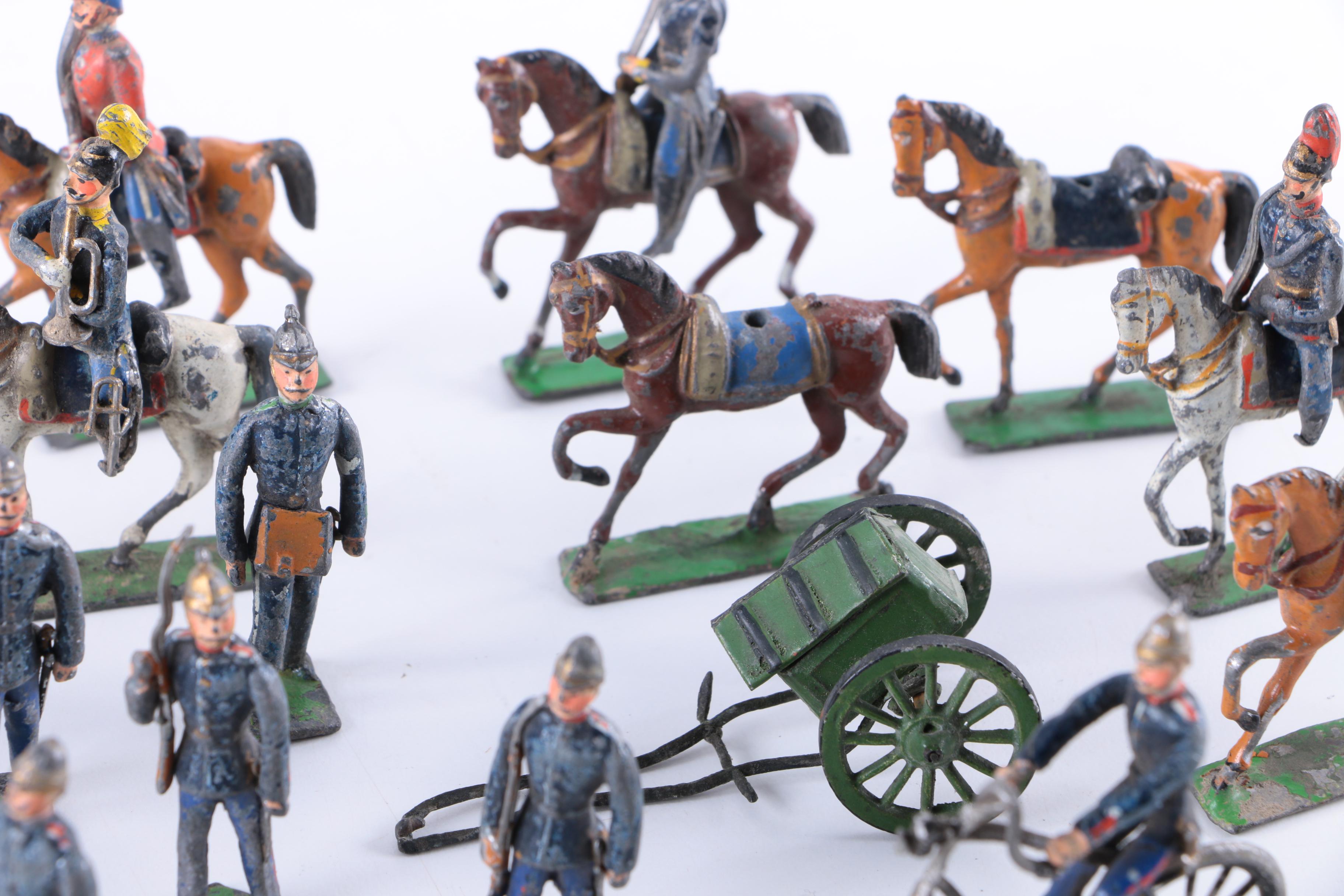 Vintage Cast Toy Soldiers