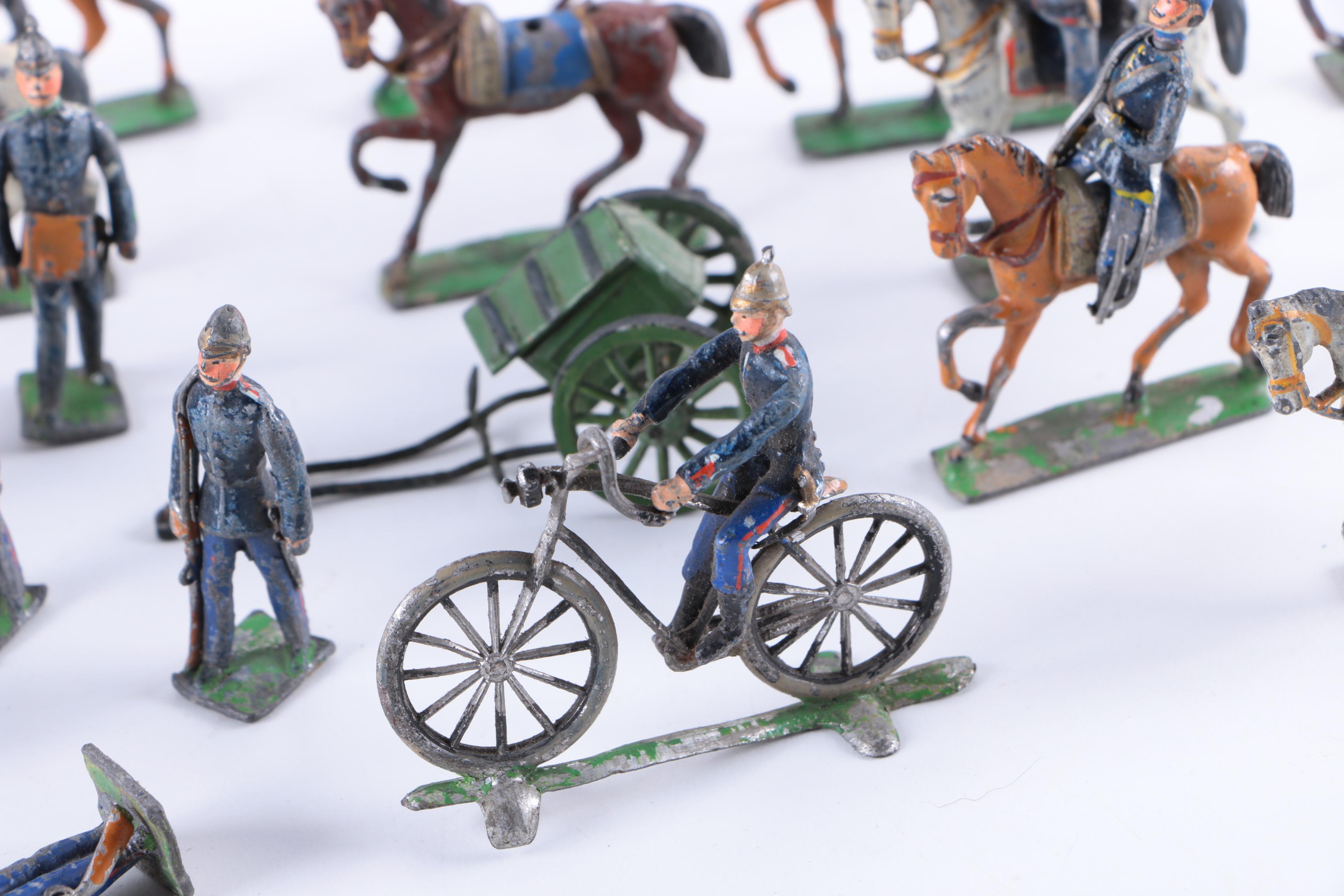 Vintage Cast Toy Soldiers