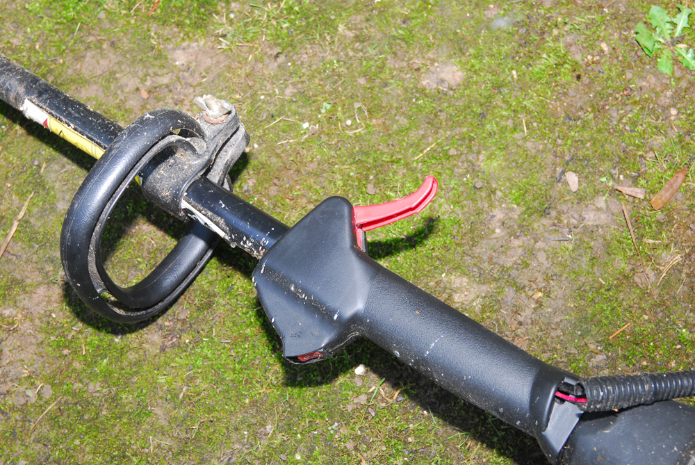 Bolens BL110 Gas-Powered String Trimmer