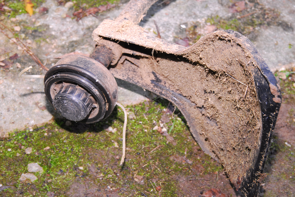 Bolens BL110 Gas-Powered String Trimmer