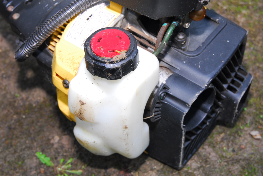 Bolens BL110 Gas-Powered String Trimmer