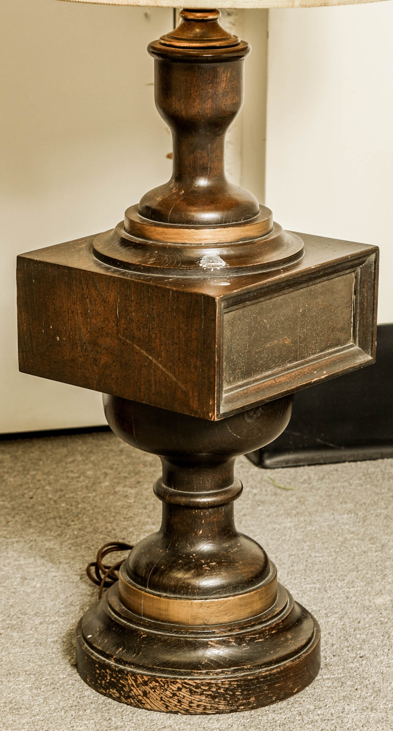 Coordinating Table Lamp and Lamp Table