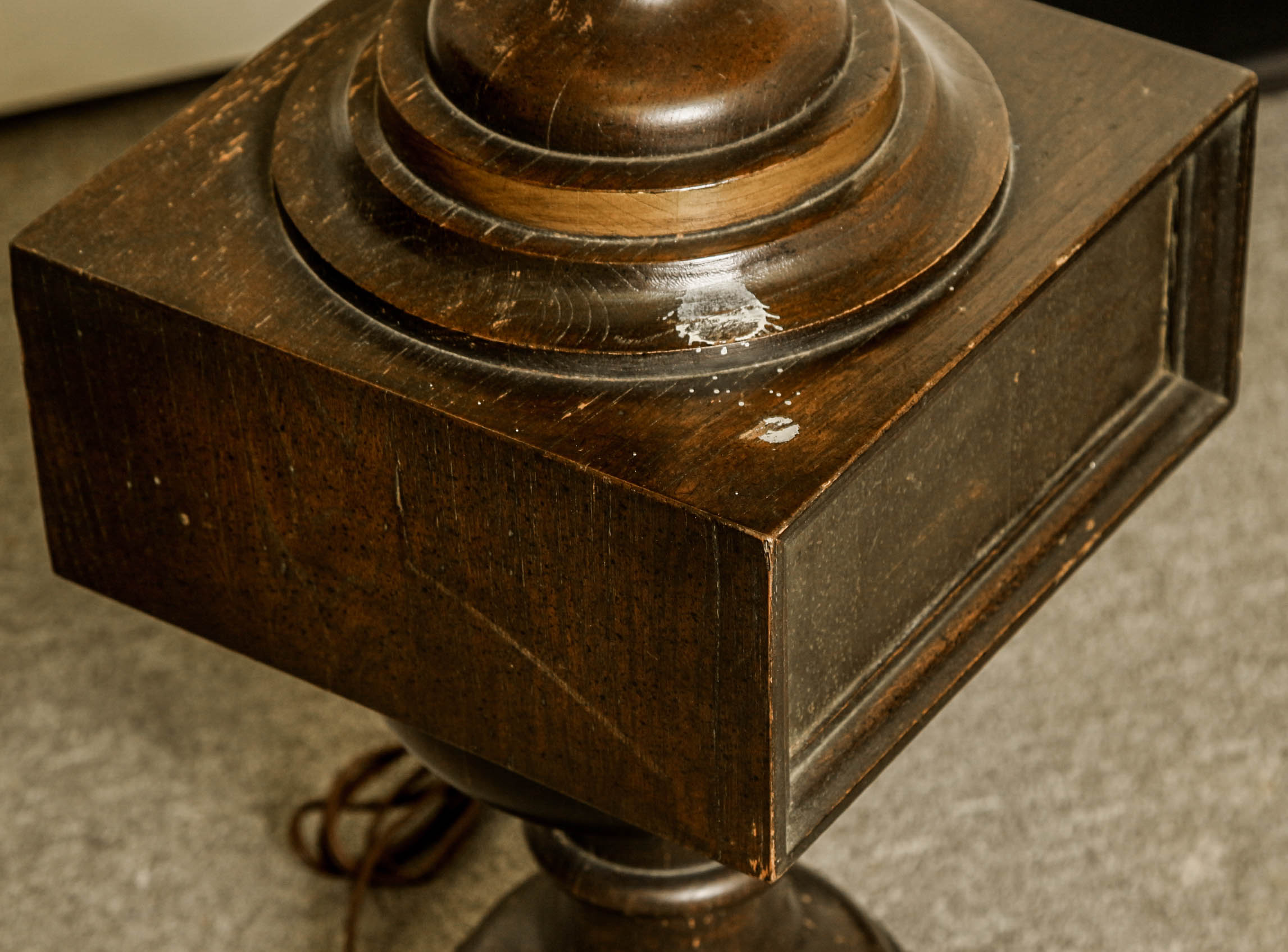 Coordinating Table Lamp and Lamp Table