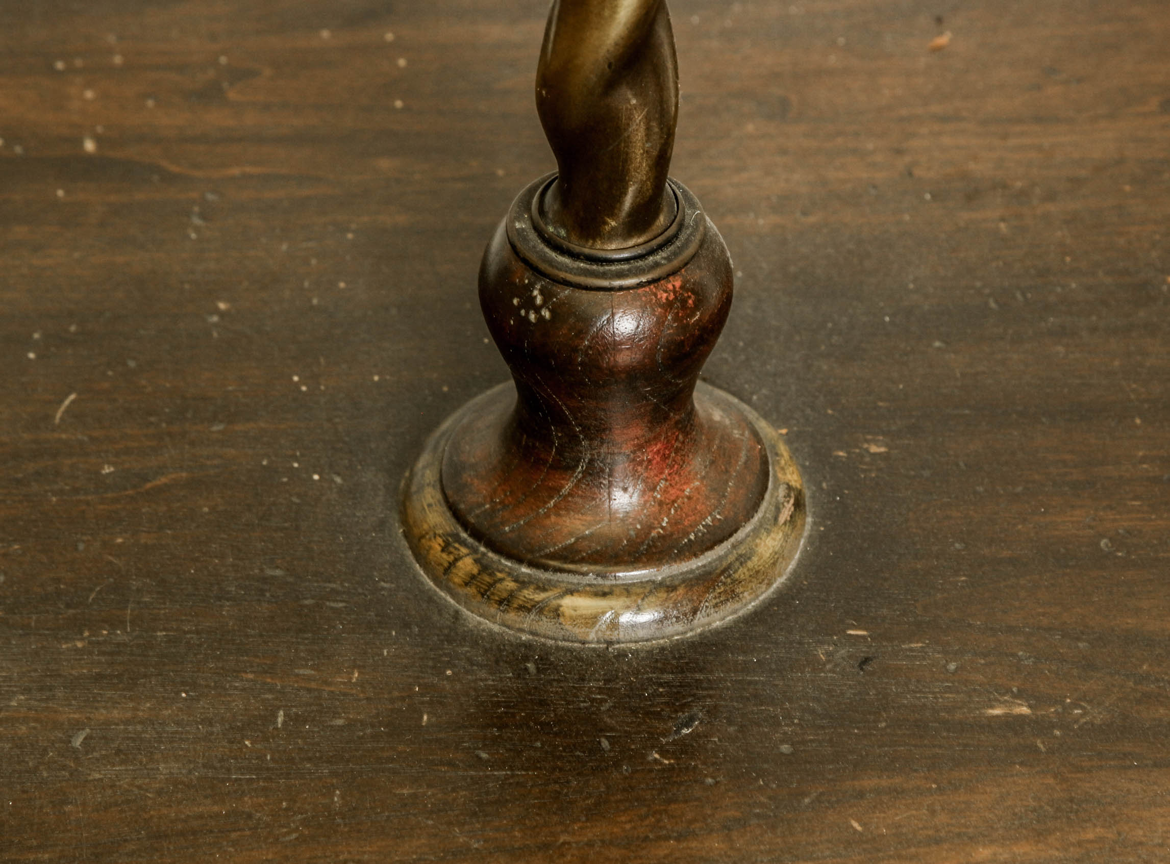 Coordinating Table Lamp and Lamp Table