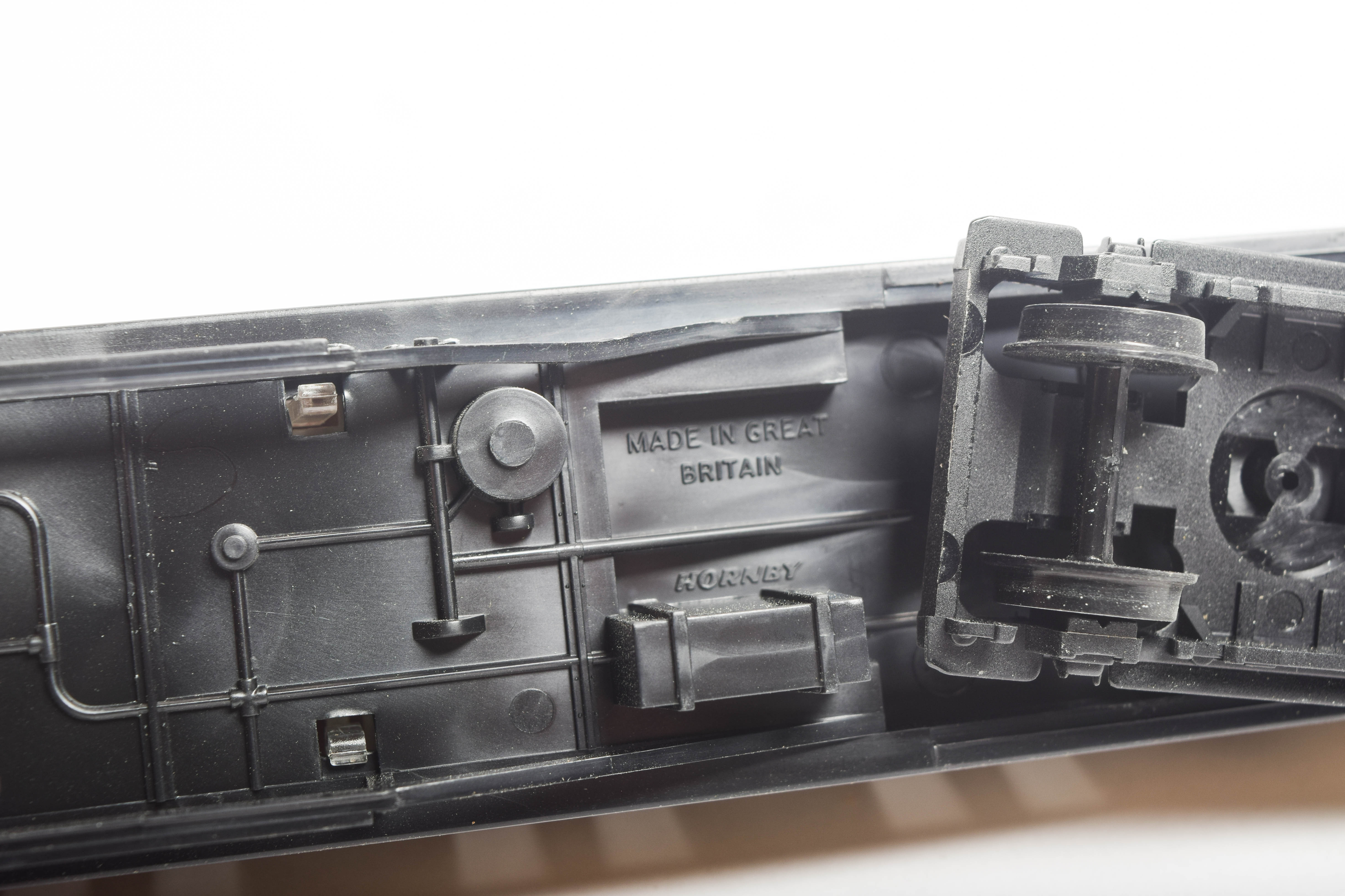 LNER by Hornby OO Scale Passenger Car Set