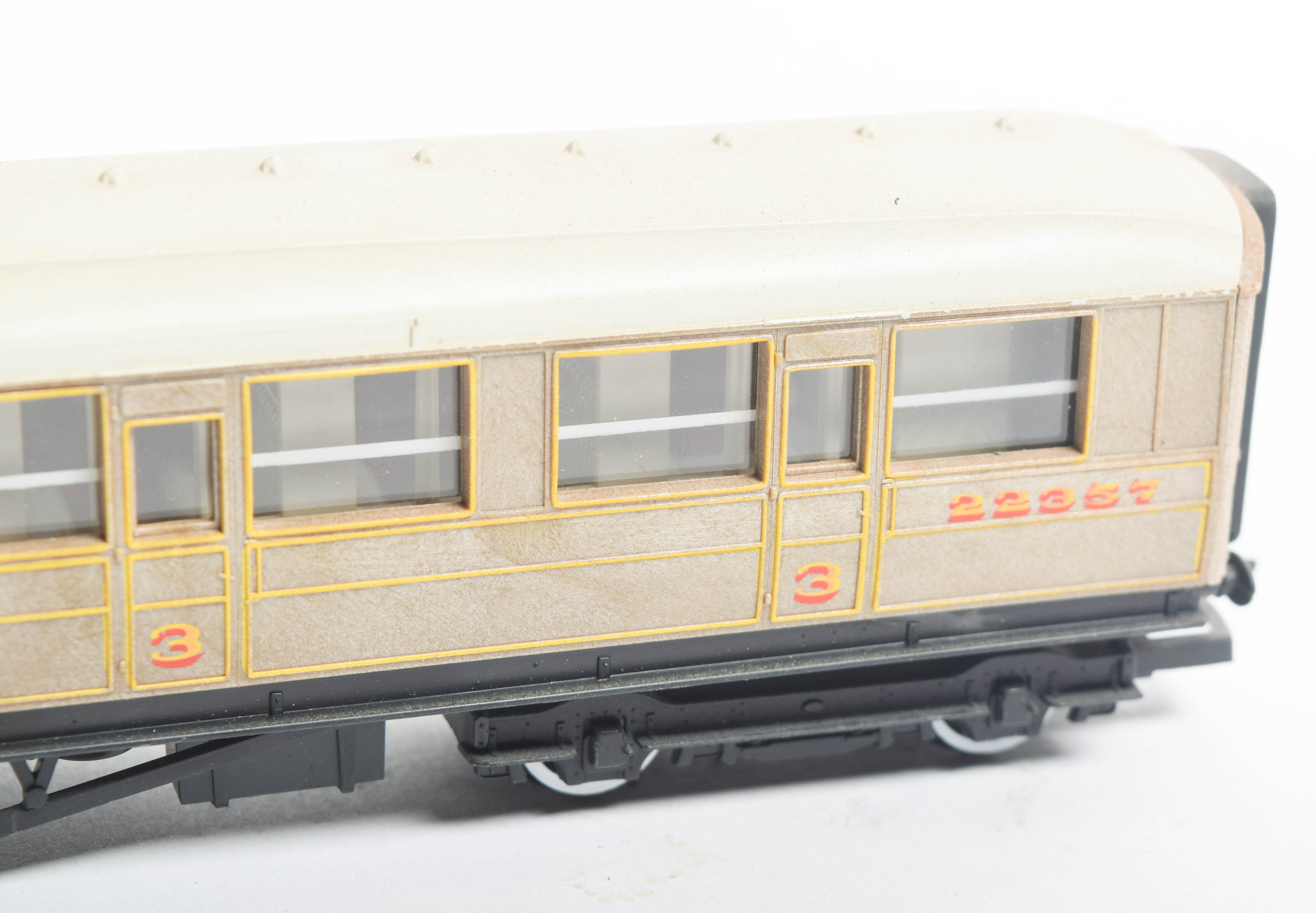 LNER by Hornby OO Scale Passenger Car Set