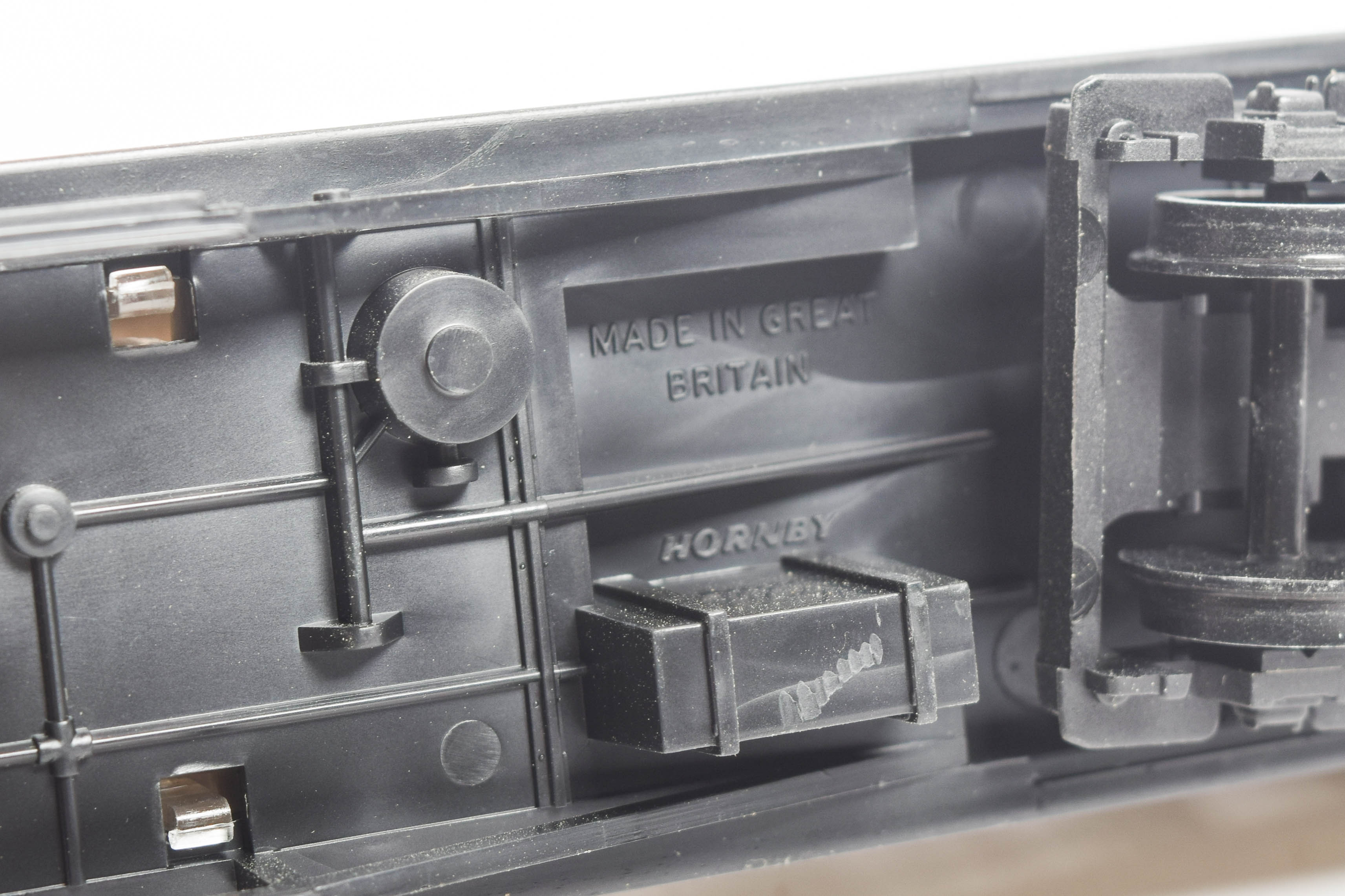 LNER by Hornby OO Scale Passenger Car Set