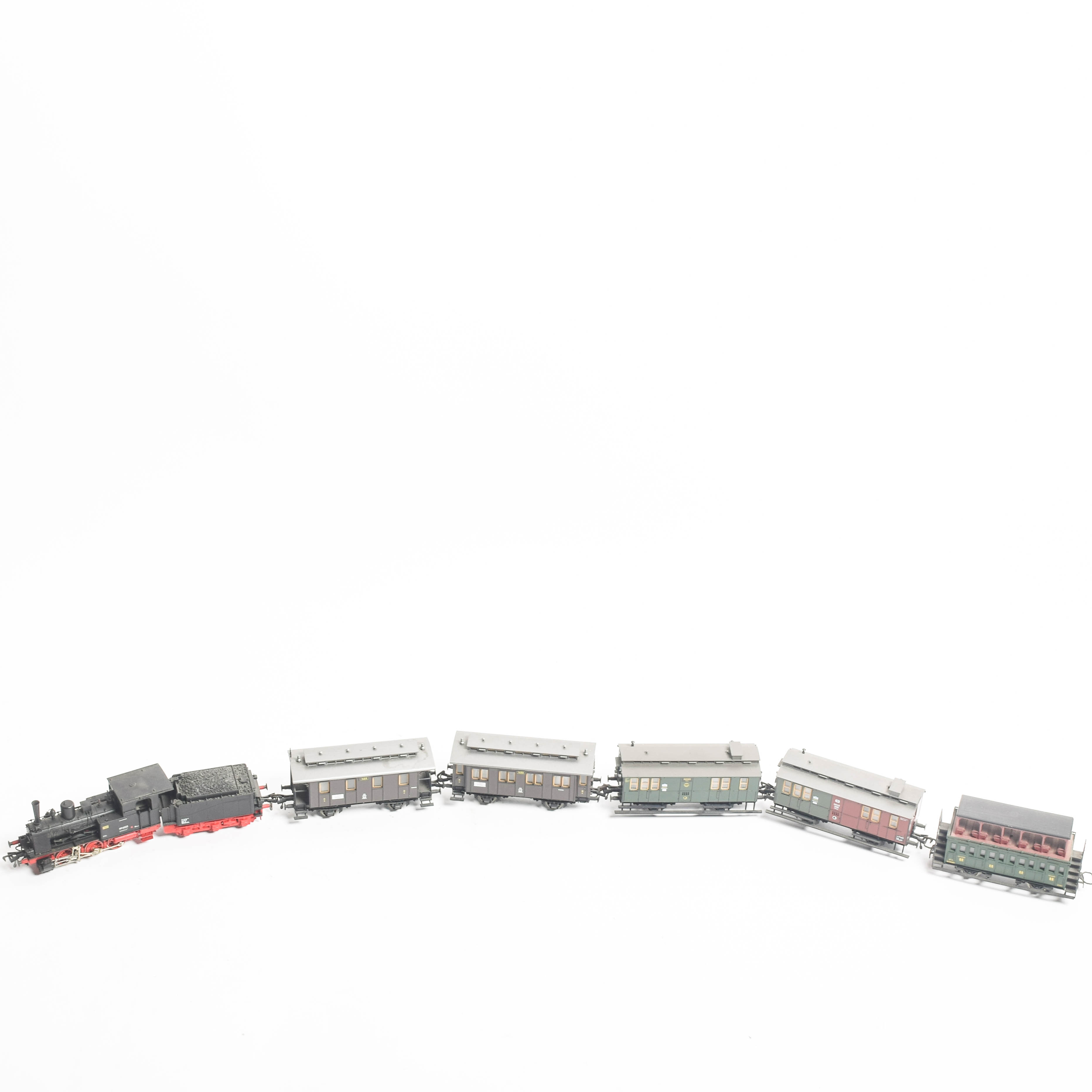 Vintage Fleischman OO/HO Scale Engine and Passenger Cars