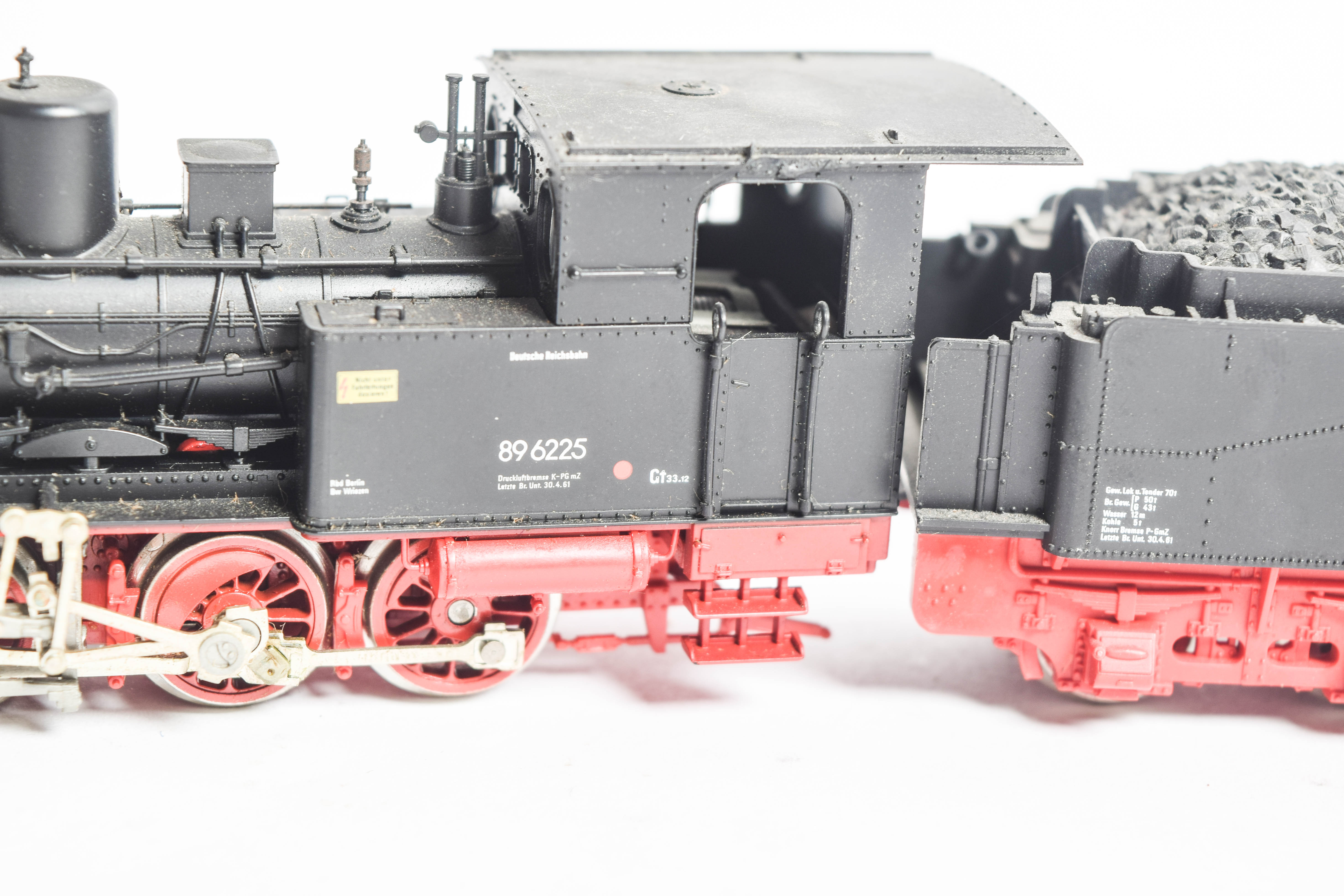 Vintage Fleischman OO/HO Scale Engine and Passenger Cars