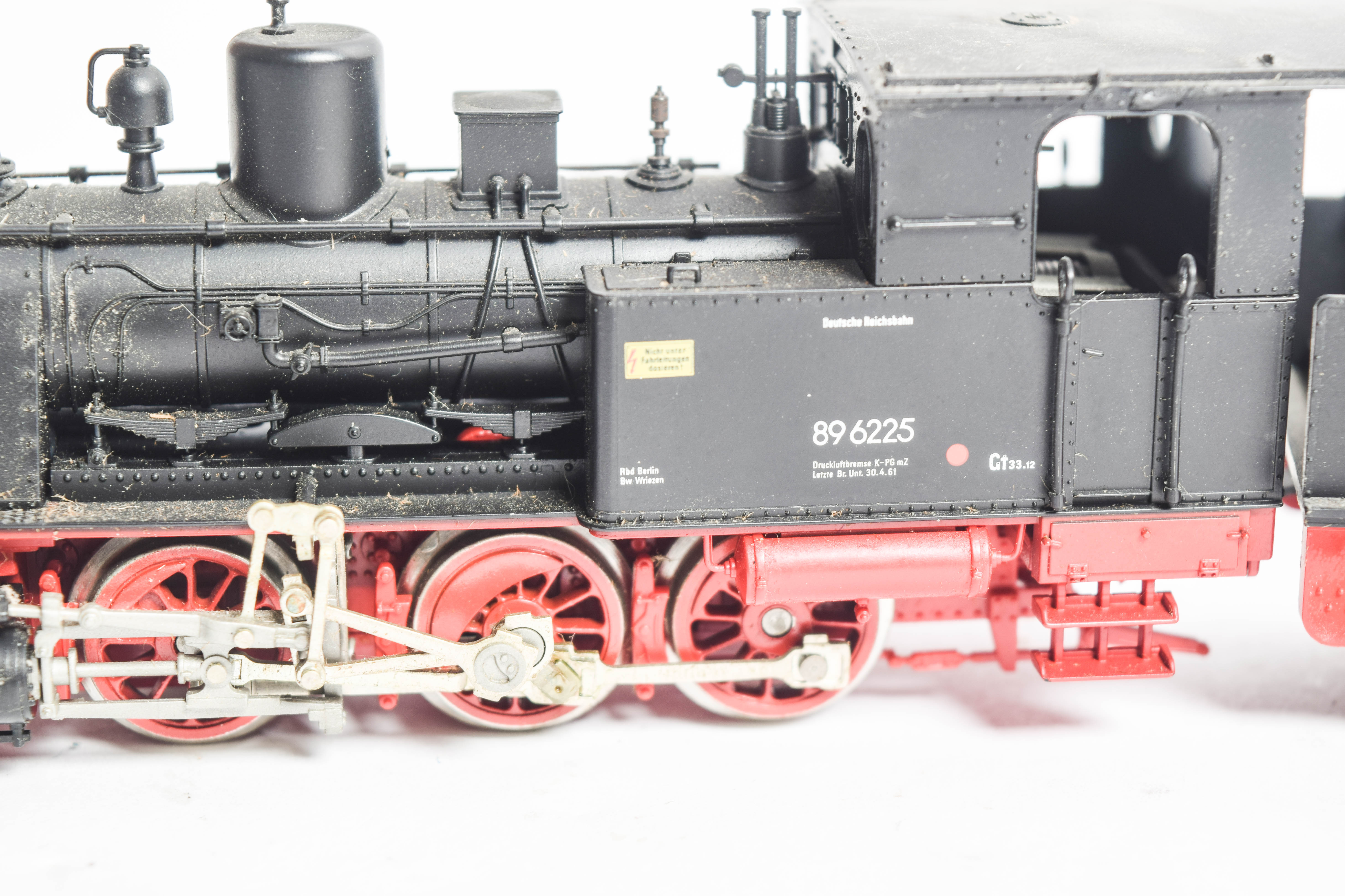 Vintage Fleischman OO/HO Scale Engine and Passenger Cars