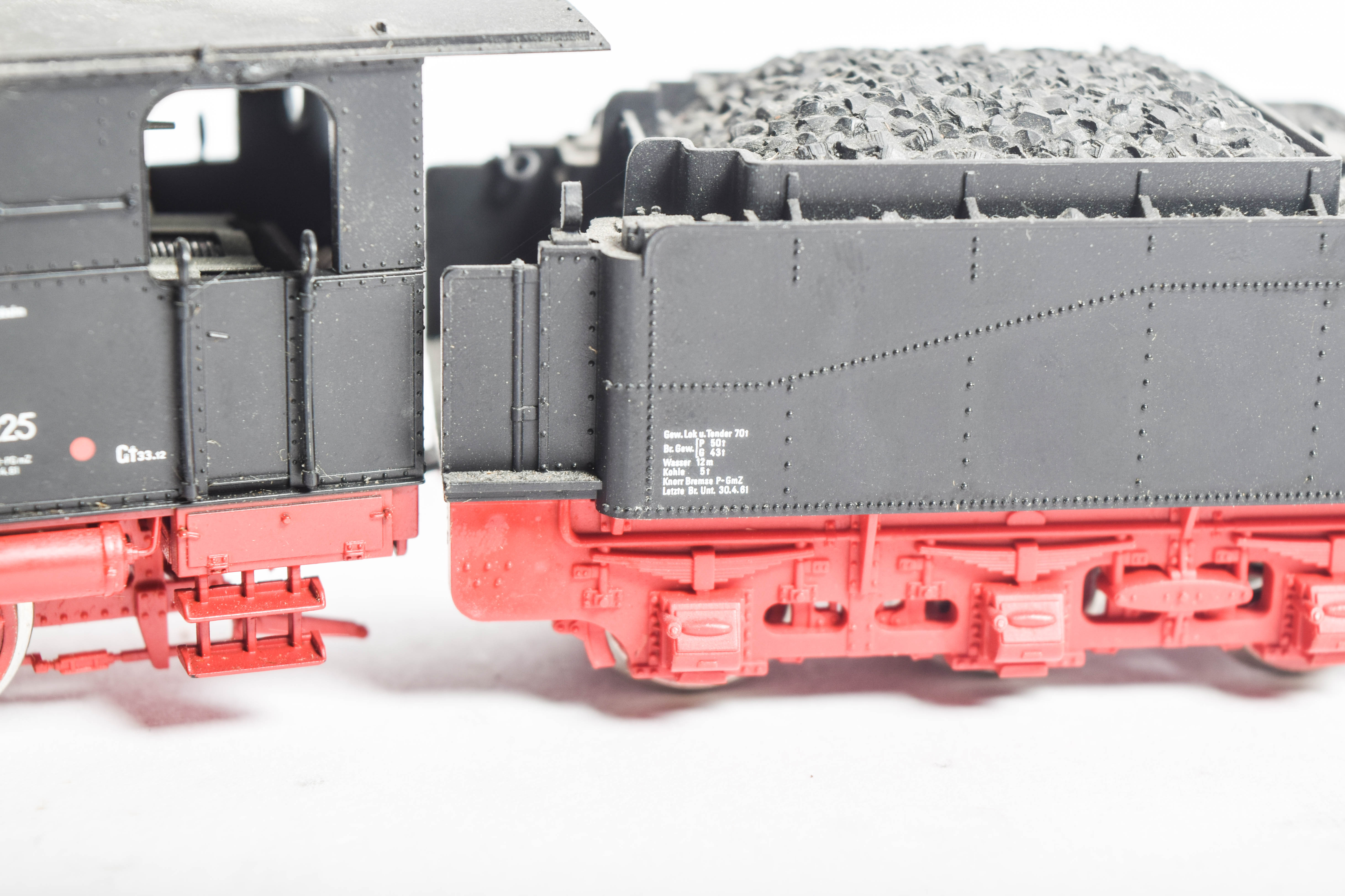 Vintage Fleischman OO/HO Scale Engine and Passenger Cars