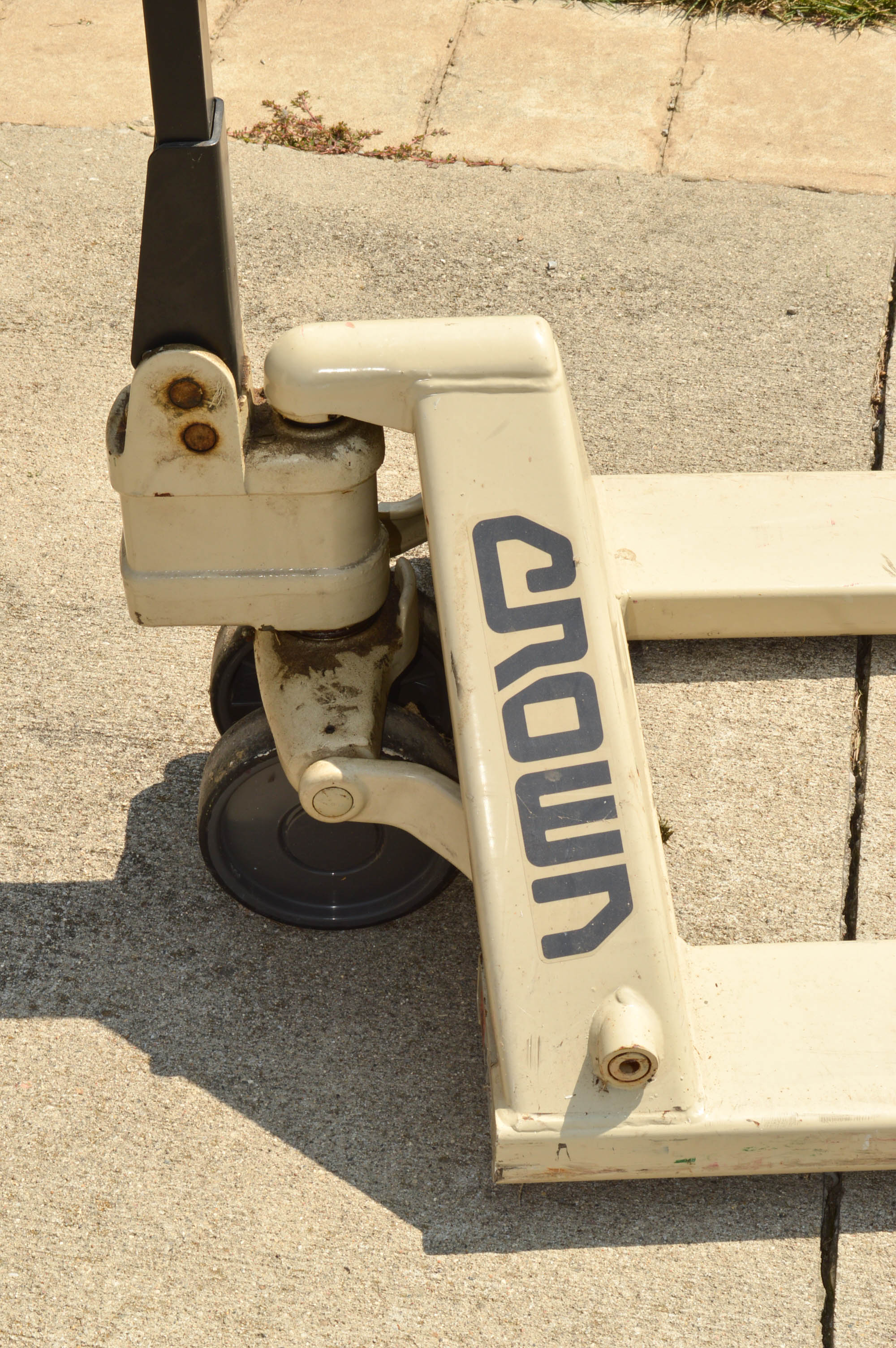 Crown Industrial-Grade Pallet Jack