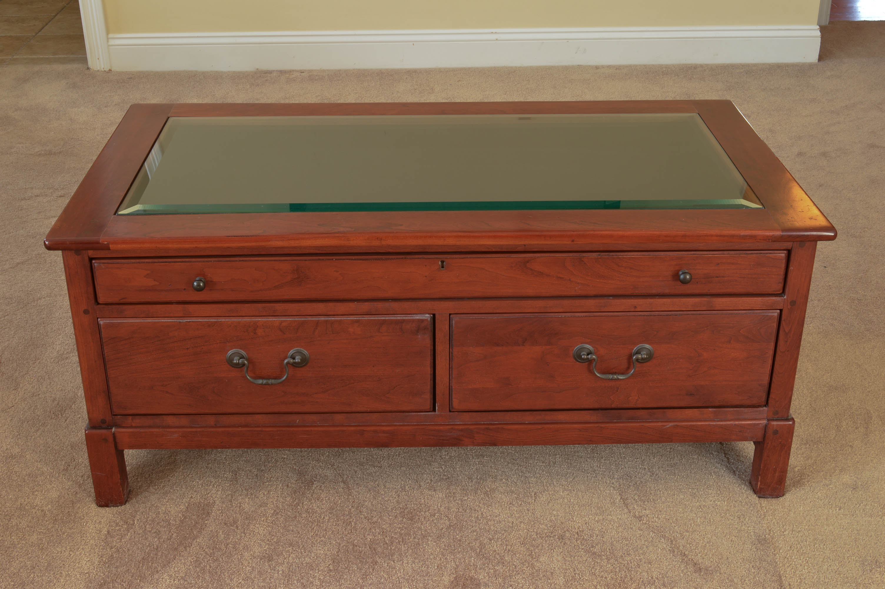 Lexington "Bob Timberlake" Collection Display Table