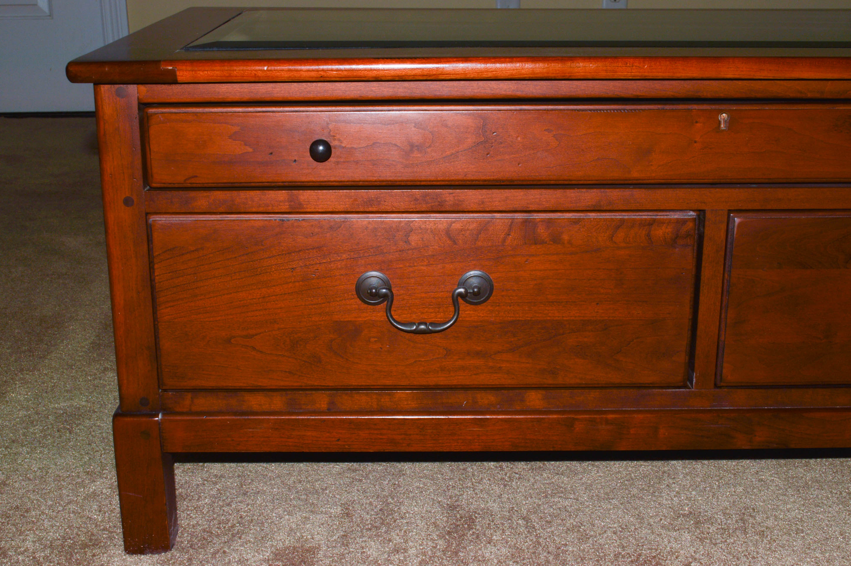 Lexington "Bob Timberlake" Collection Display Table